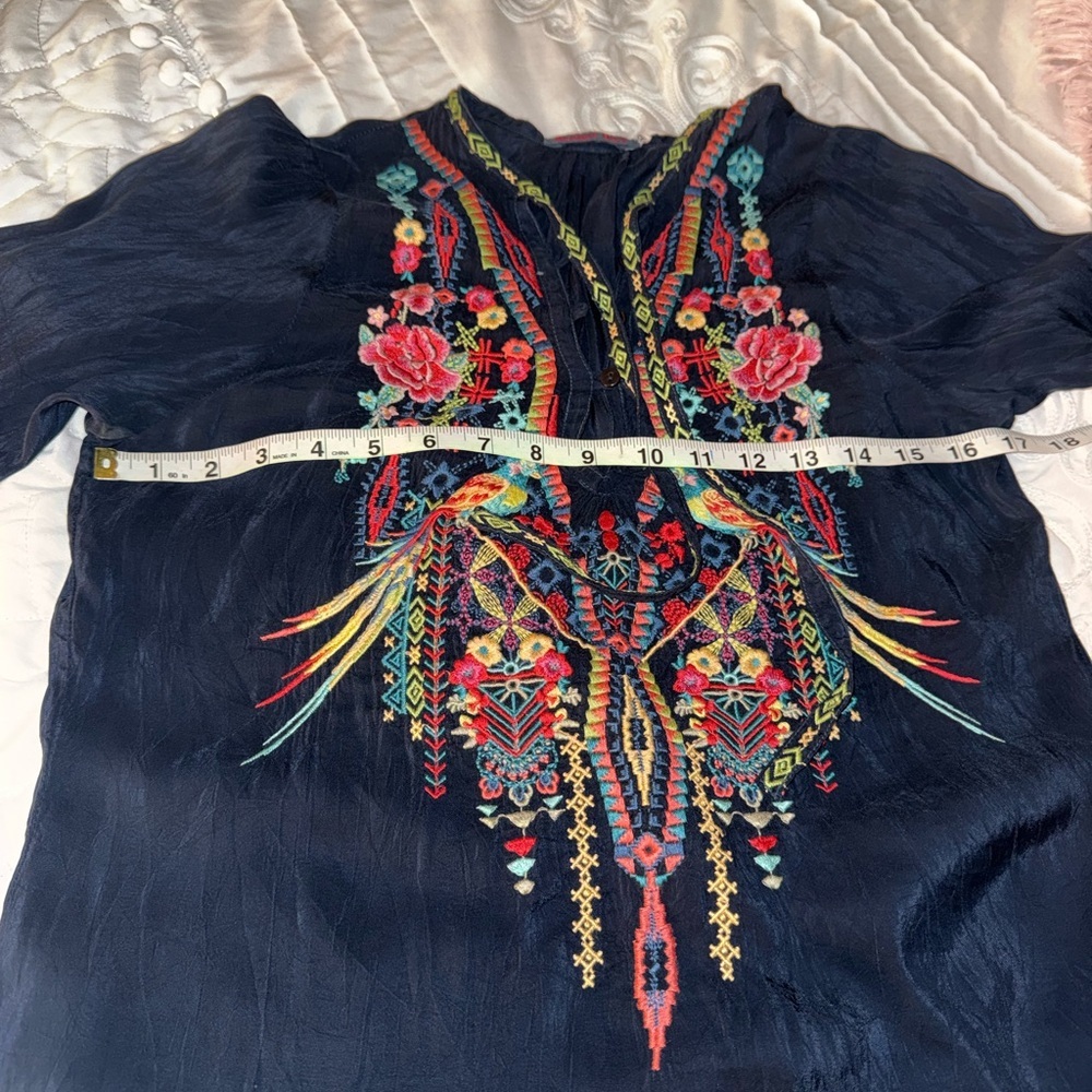 Johnny Was Embroidered Serendipity Tunic Top Cupra Rayon Royal Navy Blue XS Boho - Picture 11 of 16